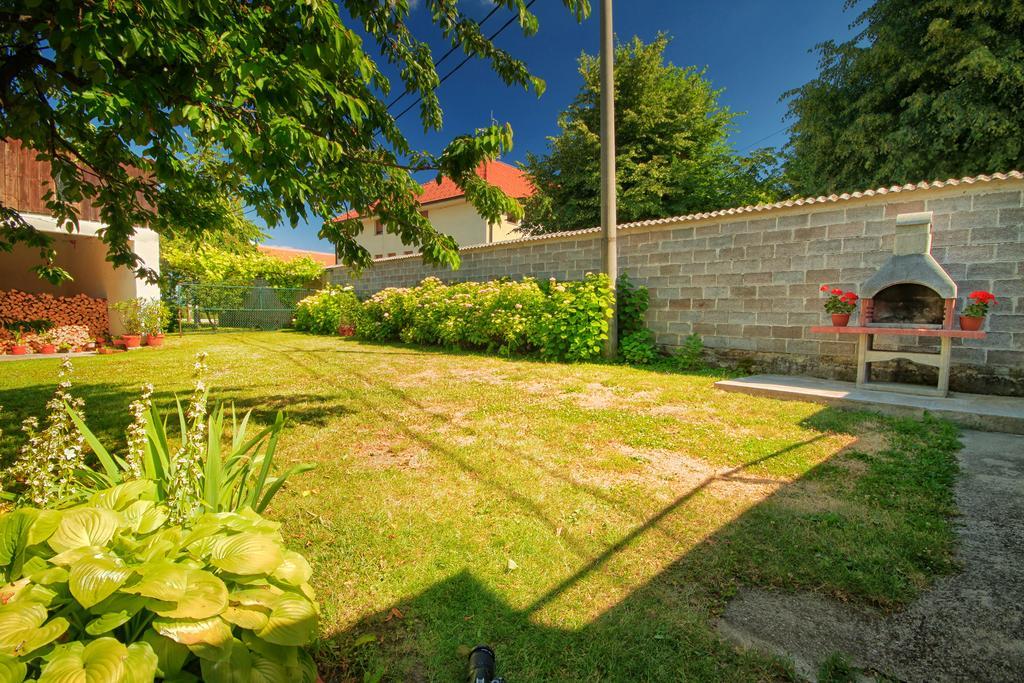Apartman Josipa Drežnik Grad Exterior foto