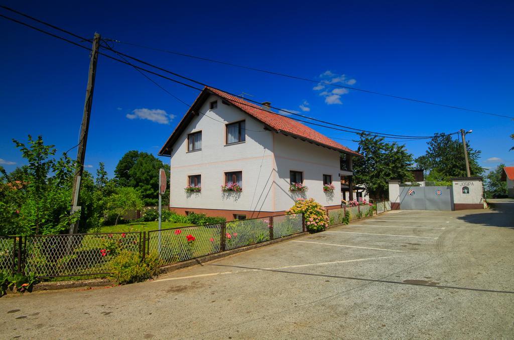 Apartman Josipa Drežnik Grad Exterior foto